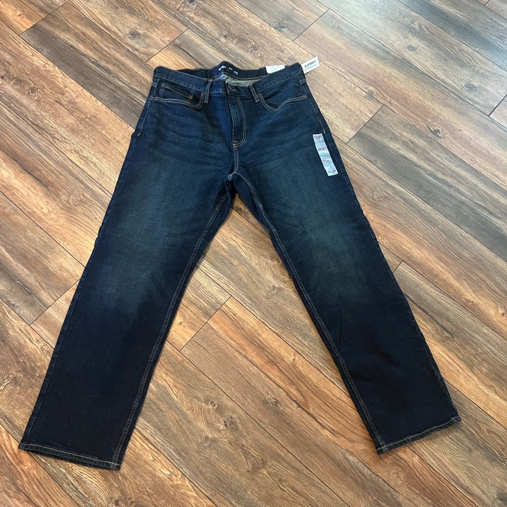 Old Navy Loose Fitting jeans. 38x32.